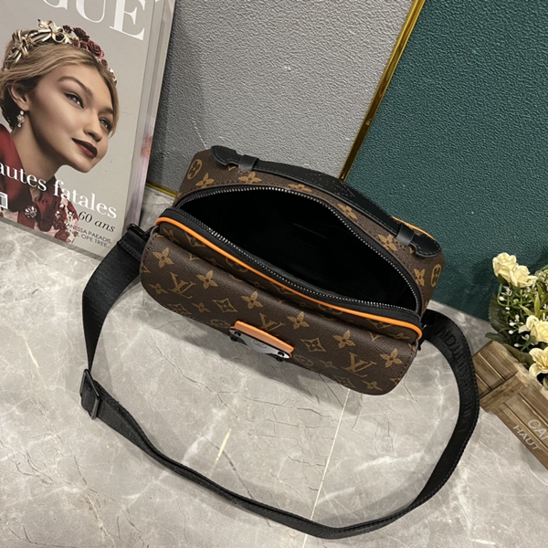 ルイヴィトンバッグ着用イメージ